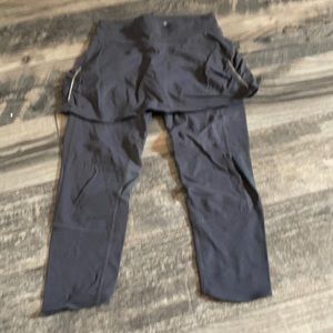 Gray athleta capris with skirt! Fitted!